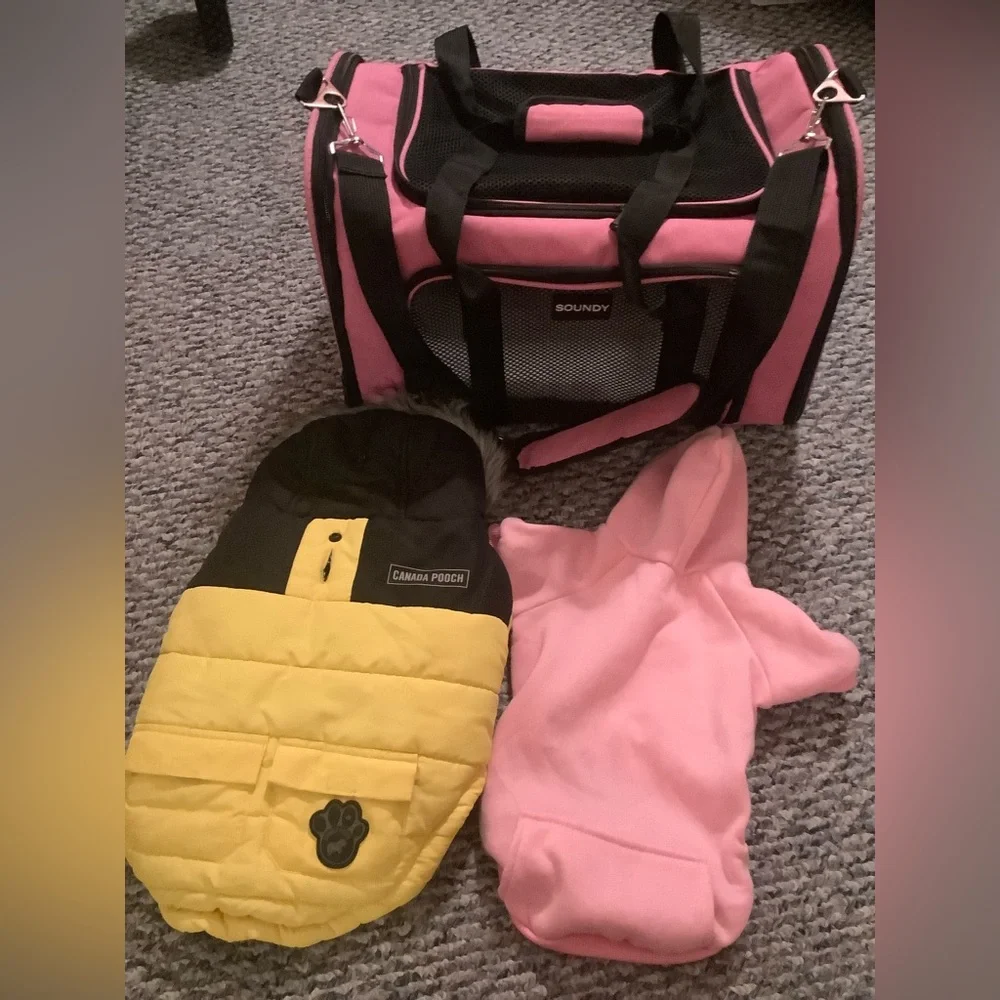 Soundy Dog Carrier (Pink) and Canada Pooch Jacket (Yellow ), + Fleece bundle